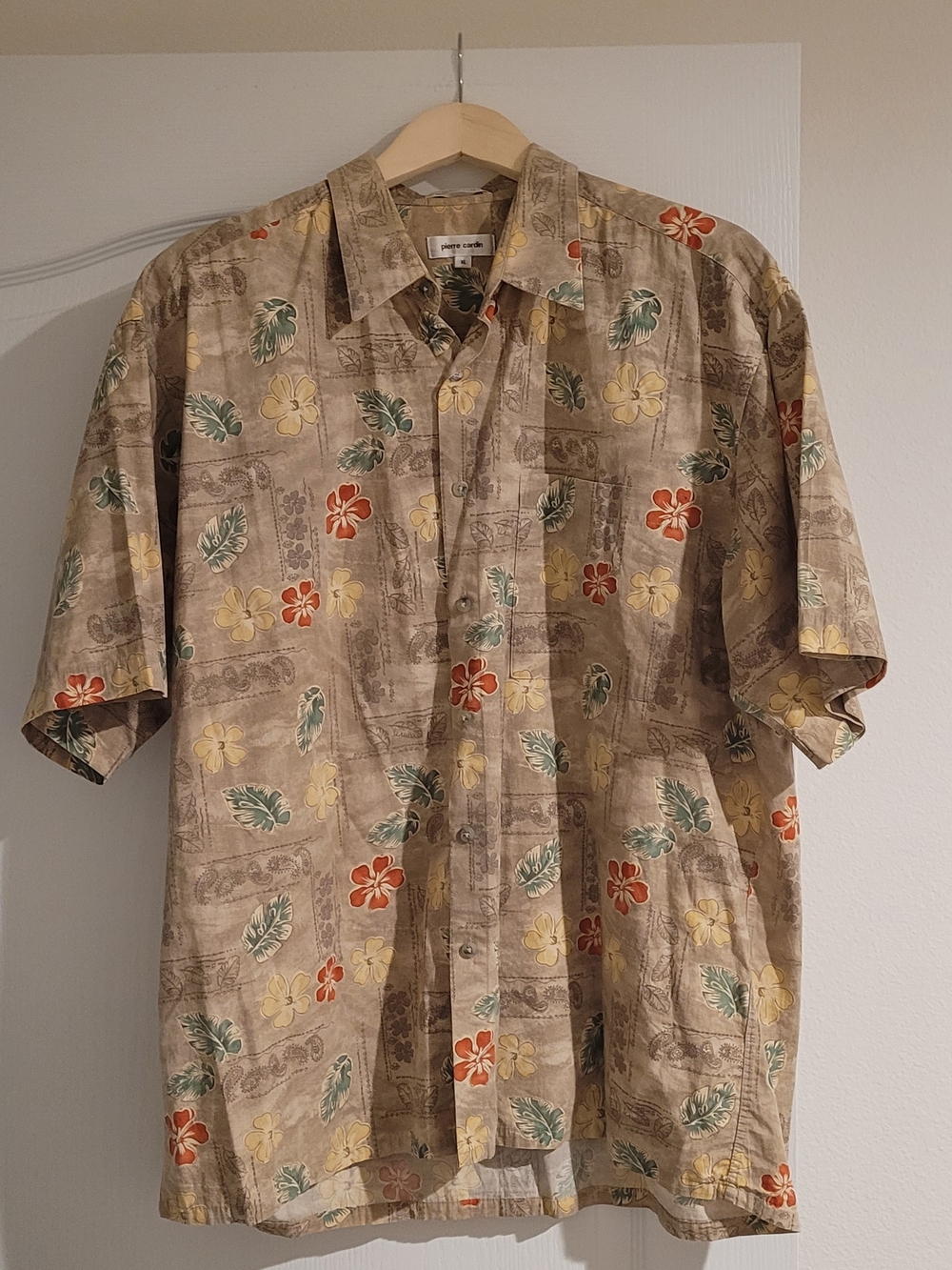 Pierre Cardin Men's Classic Hawaiian Short Sleeve Shirt